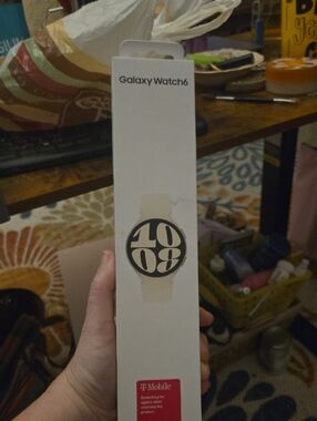 Samsung Galaxy Watch6 Beige Strap Smartwatch ***comes with FREE VR Headset***